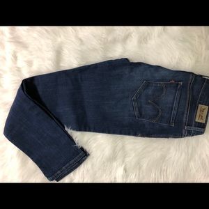 Levi’s Mid Rise skinny jeans